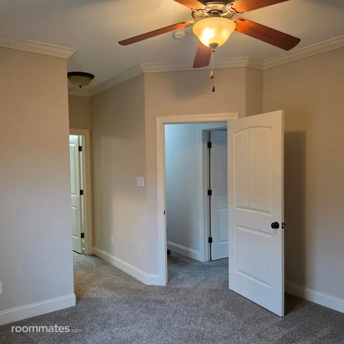 Room for rent in Huntsville, AL $700, townhouse