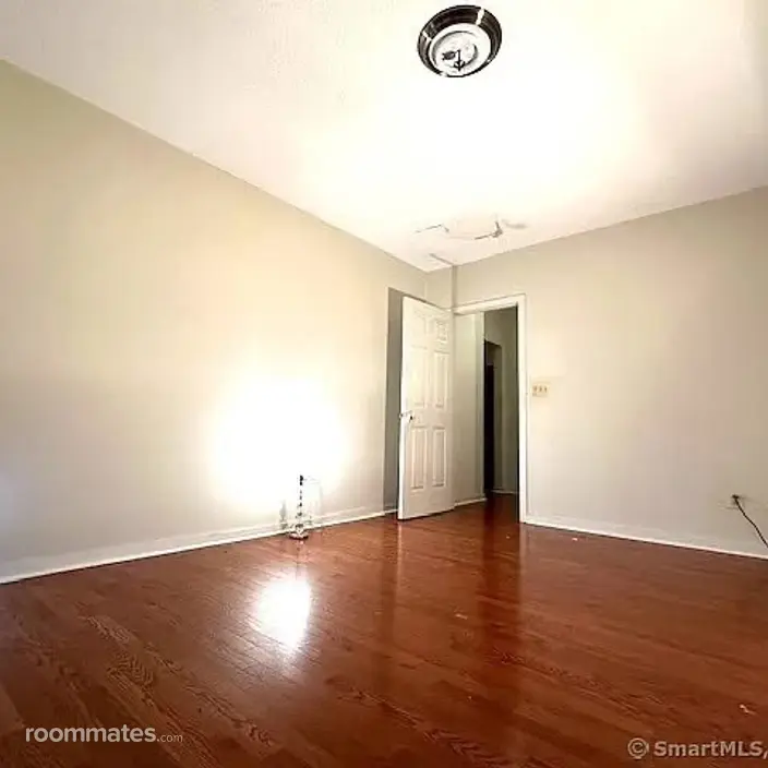 Room for rent in New Haven, CT $1500, condo