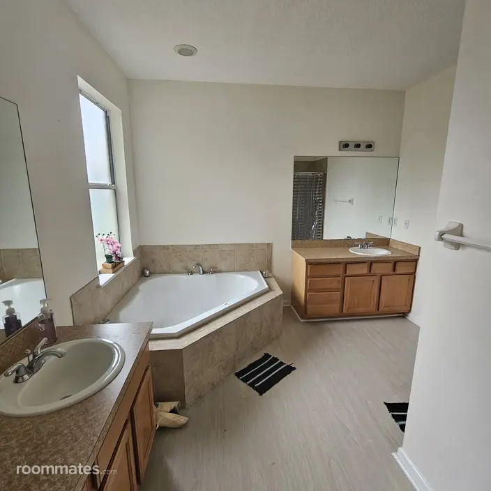 Room for rent in Orlando, FL $1200, house