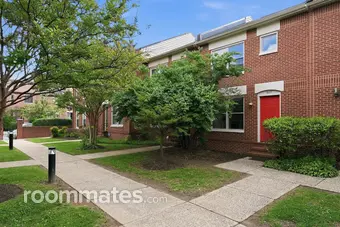 Room for rent in Baltimore, MD $900, townhouse