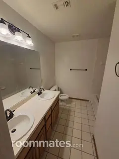 Room for rent in Edmond, OK $750, house