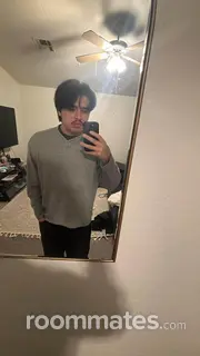 Roommate looking Pomona CA, $1200
