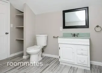 Room for rent in Holyoke, MA $999, house