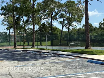 Room for rent in Orlando, FL $845, condo