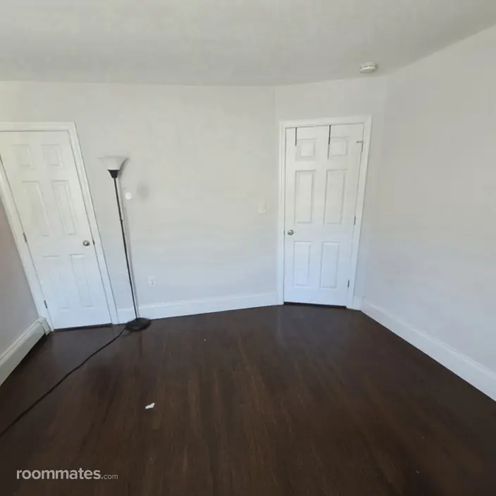 Room for rent in Glen Head, NY $1300, house