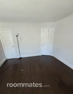 Room for rent in Glen Head, NY $1300, house