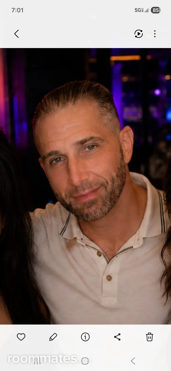 Profile photo 6 of 6