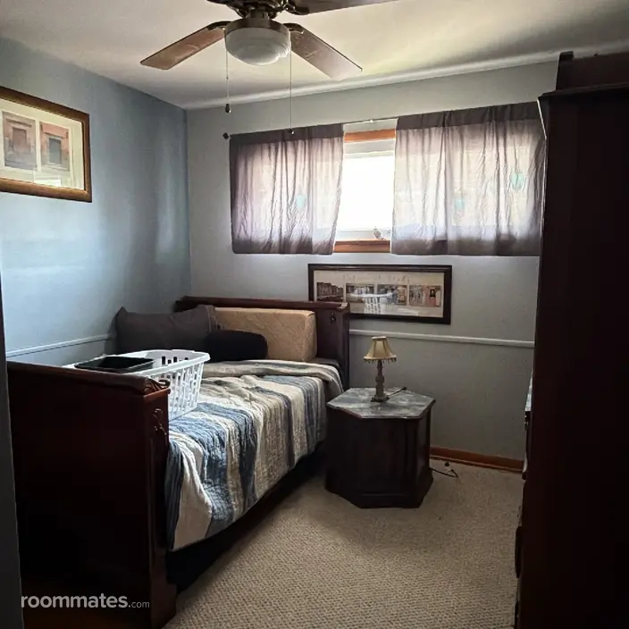 Room for rent in Garfield Heights, OH $600, house