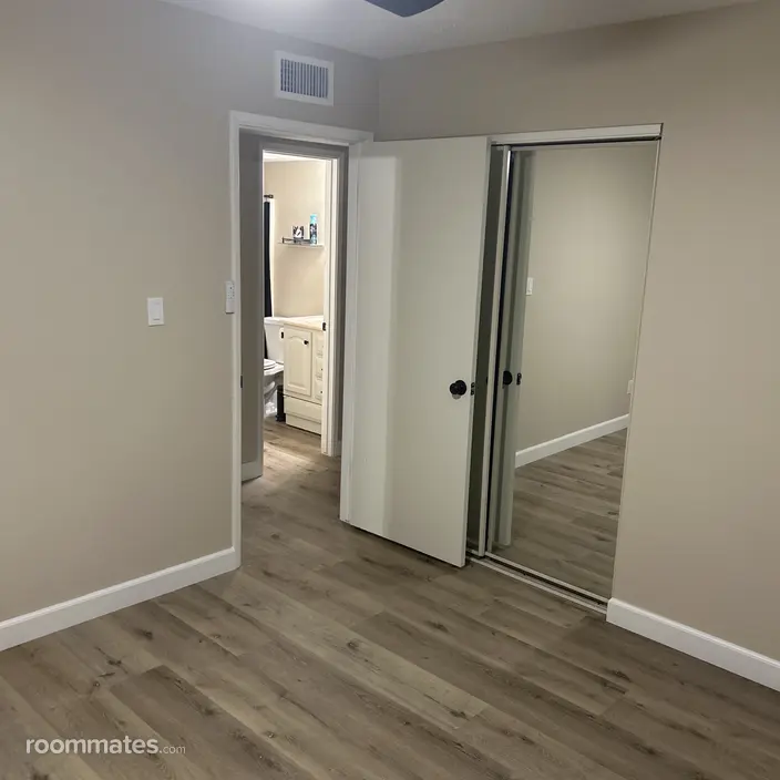 Room for rent in Mesa, AZ $900, house