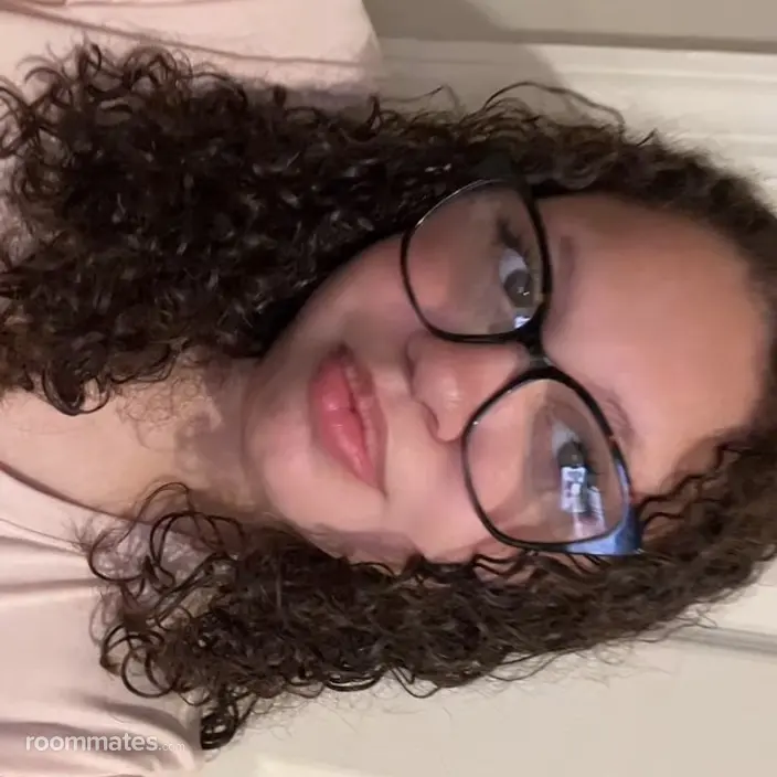Roommate looking Bayonne, NJ, $1000