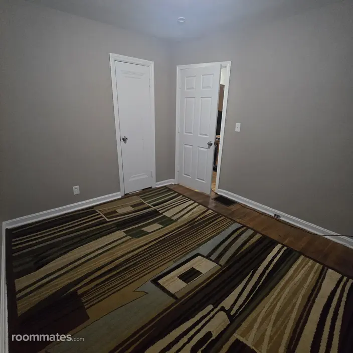 Room for rent in Cincinnati, OH $800, house