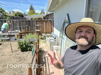 Roommate looking Vacaville CA, $1000