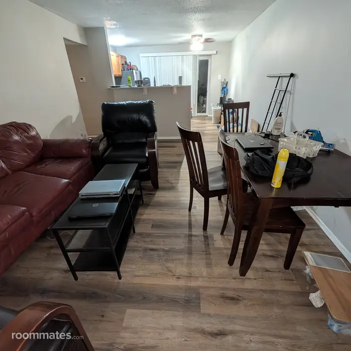 Room for rent in St. Louis, MO $600, house