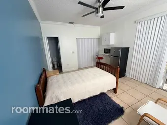Room for rent in Pembroke Pines, FL $1000, house