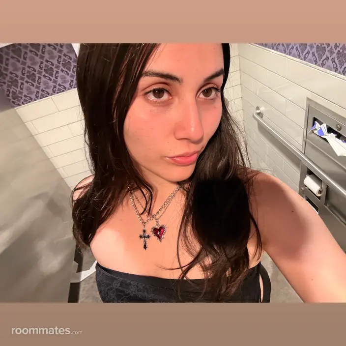 Roommate looking Upland, CA, $1800