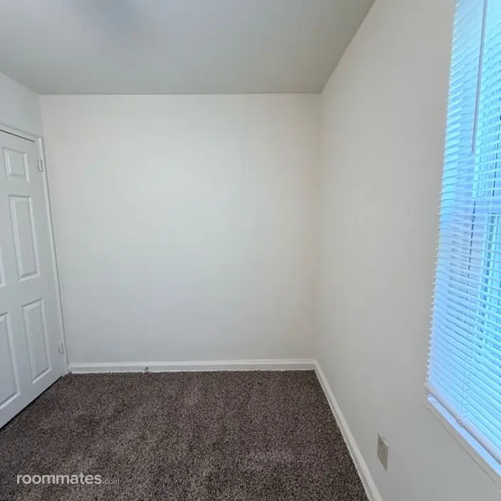 Room for rent in Whitehall, PA $850, townhouse