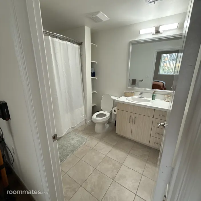 Room for rent in Ventura, CA $1400, townhouse