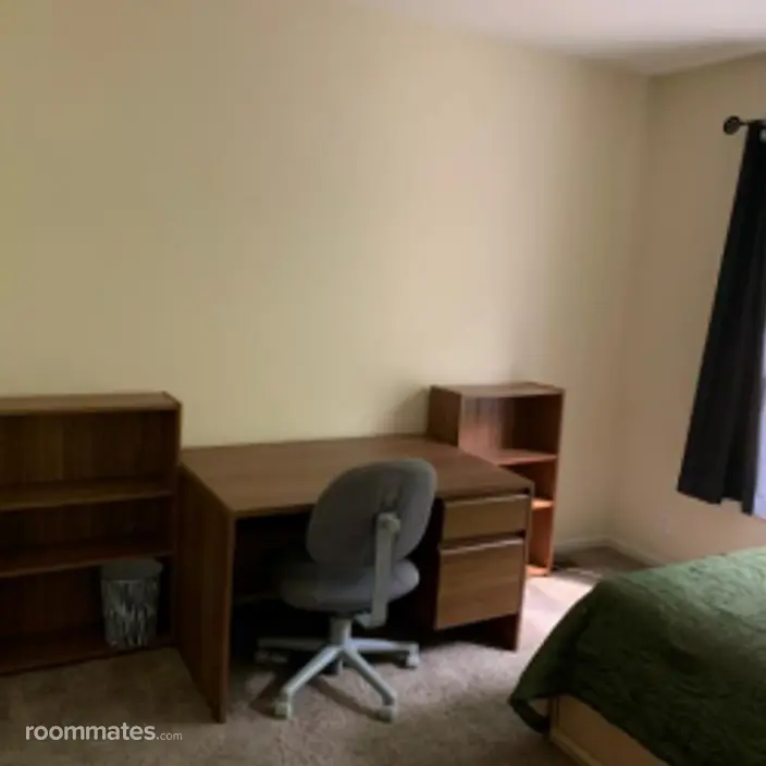 Room for rent in Dearborn, MI $800, house