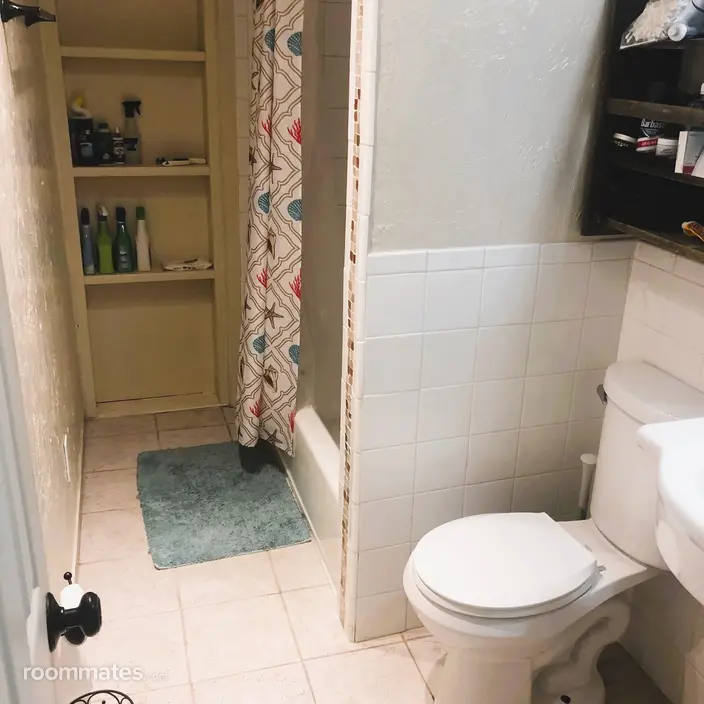 Room for rent in Gainesville, FL $575, house