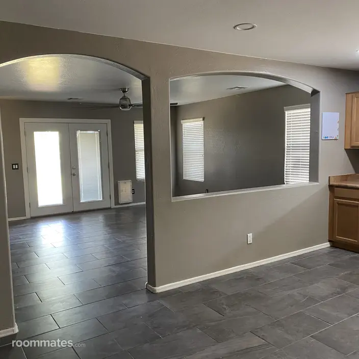 Room for rent in San Tan Valley, AZ $800, house