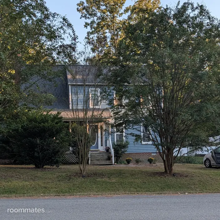 Room for rent in North Chesterfield, VA $1300, house