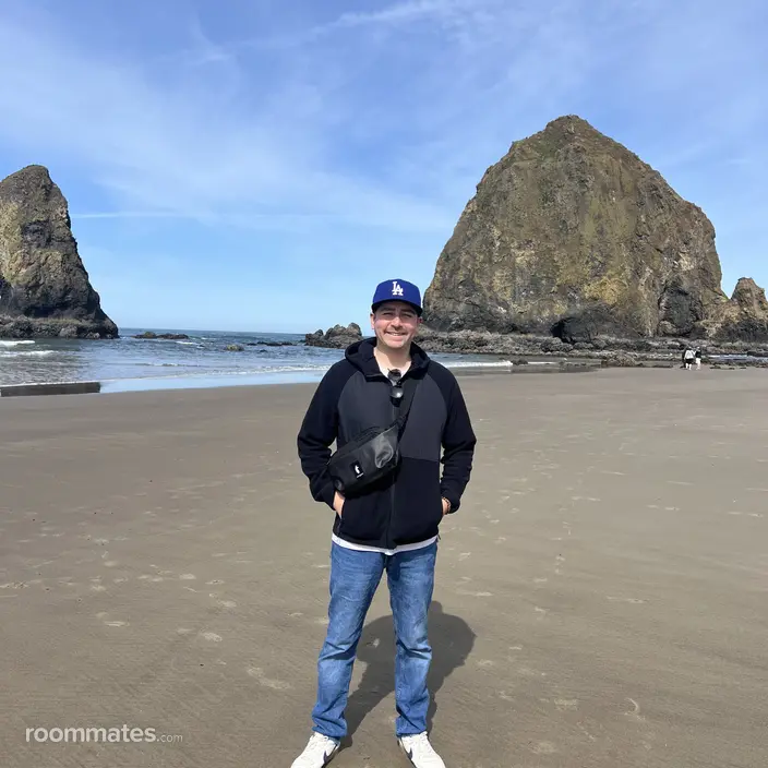Roommate looking Seattle, WA, $1100