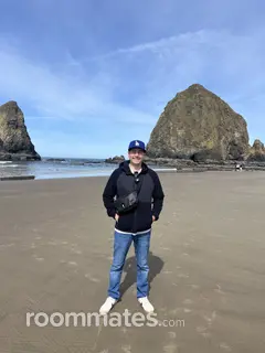 Roommate looking Seattle, WA, $1100