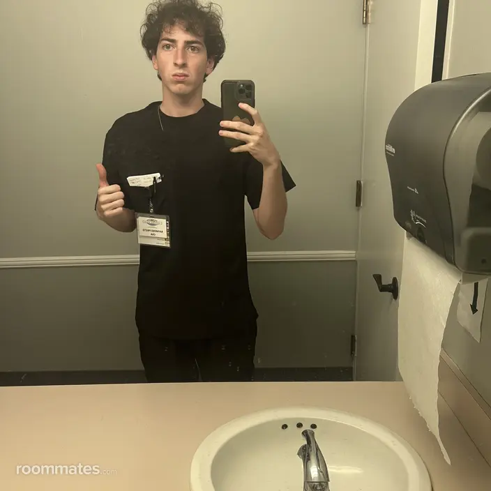 Roommate looking Orange, CA, $900