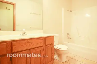 Room for rent in Fayetteville, AR $630, house