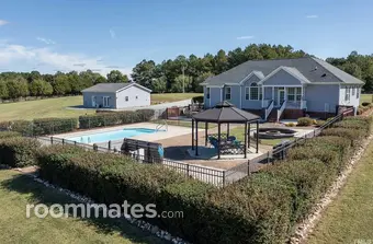 Room for rent in Bahama, NC $1000, house