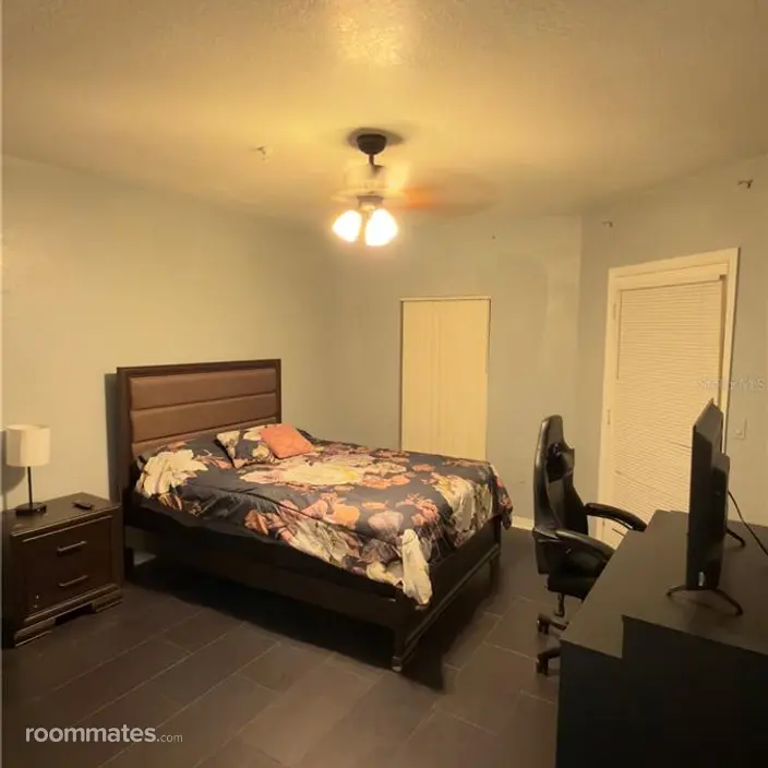 Room for rent in Tampa, FL $900, townhouse