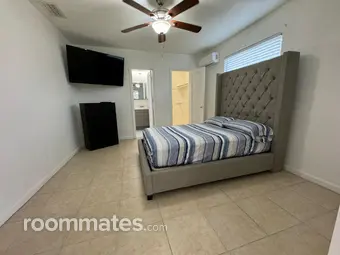 Room for rent in North Miami, FL $1500, house