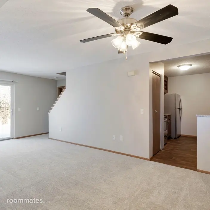 Room for rent in Plymouth, MN $770, townhouse
