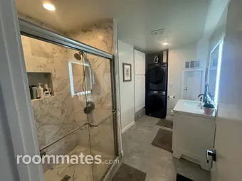 Room for rent in Los Angeles, CA $1700, house