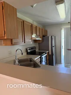 Room for rent in Orlando, FL $800, condo