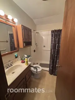 Room for rent in Lake Milton, OH $700, house