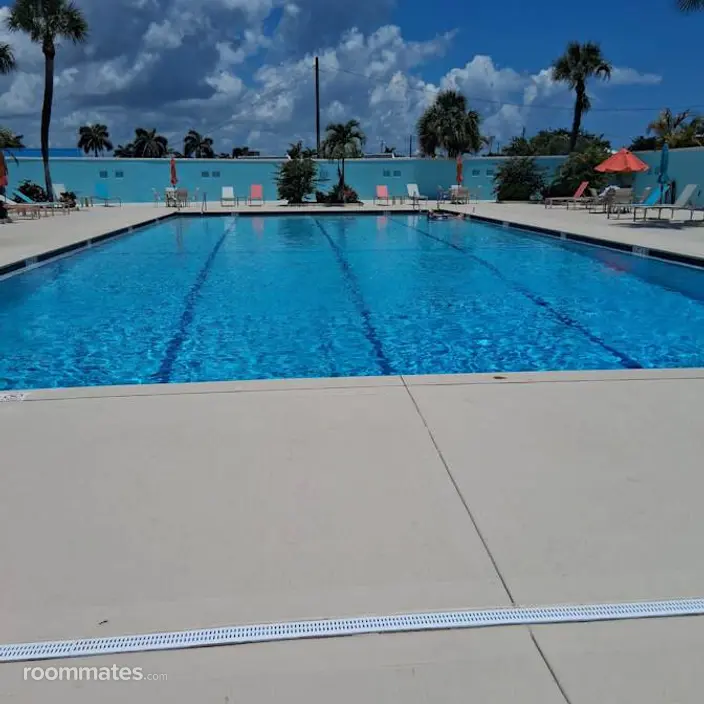 Room for rent in Fort Pierce, FL $1100, condo