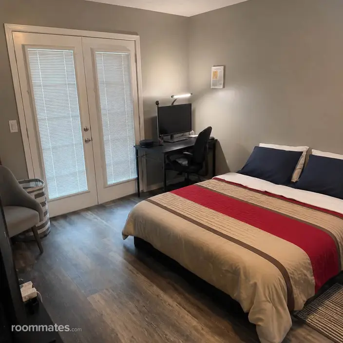 Room for rent in Nashville, TN $1250, condo