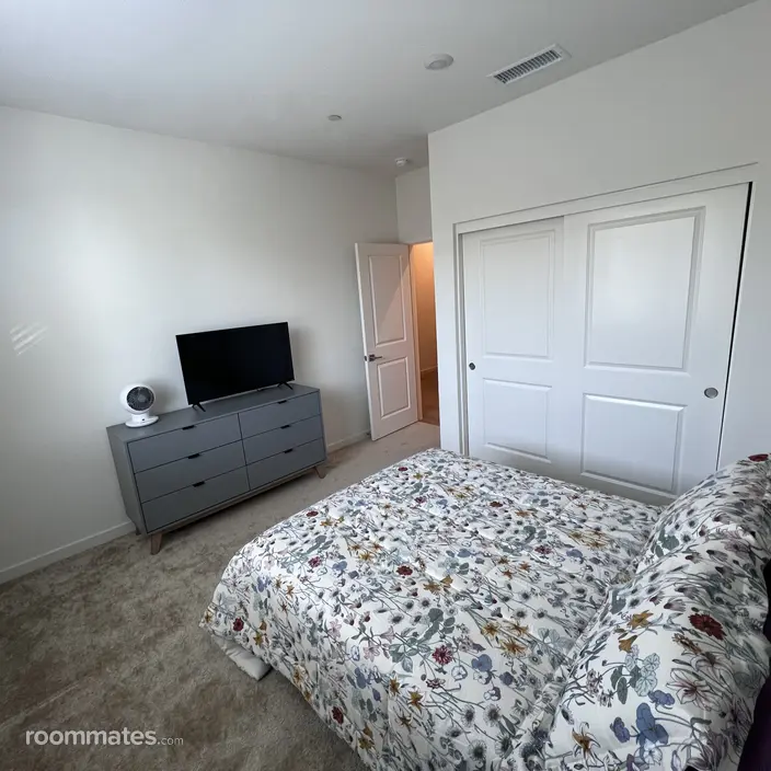 Room for rent in Ontario, CA $1100, townhouse