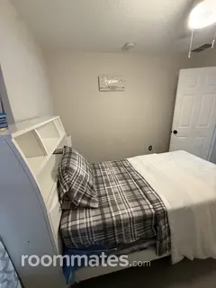 Room for rent in Tampa, FL $700, house