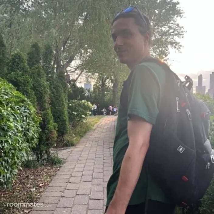 Roommate looking Astoria, NY, $1400