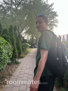 Roommate looking Astoria, NY, $1400