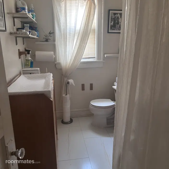 Room for rent in Highland Park, IL $1000, house