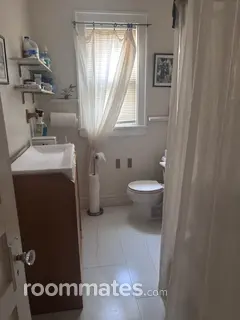 Room for rent in Highland Park, IL $1000, house