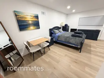 Room for rent in Long Beach, CA $2200, house