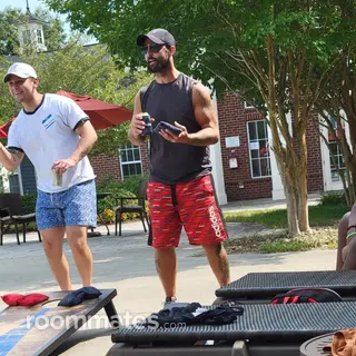 Roommate looking Bentonville, AR, $1000