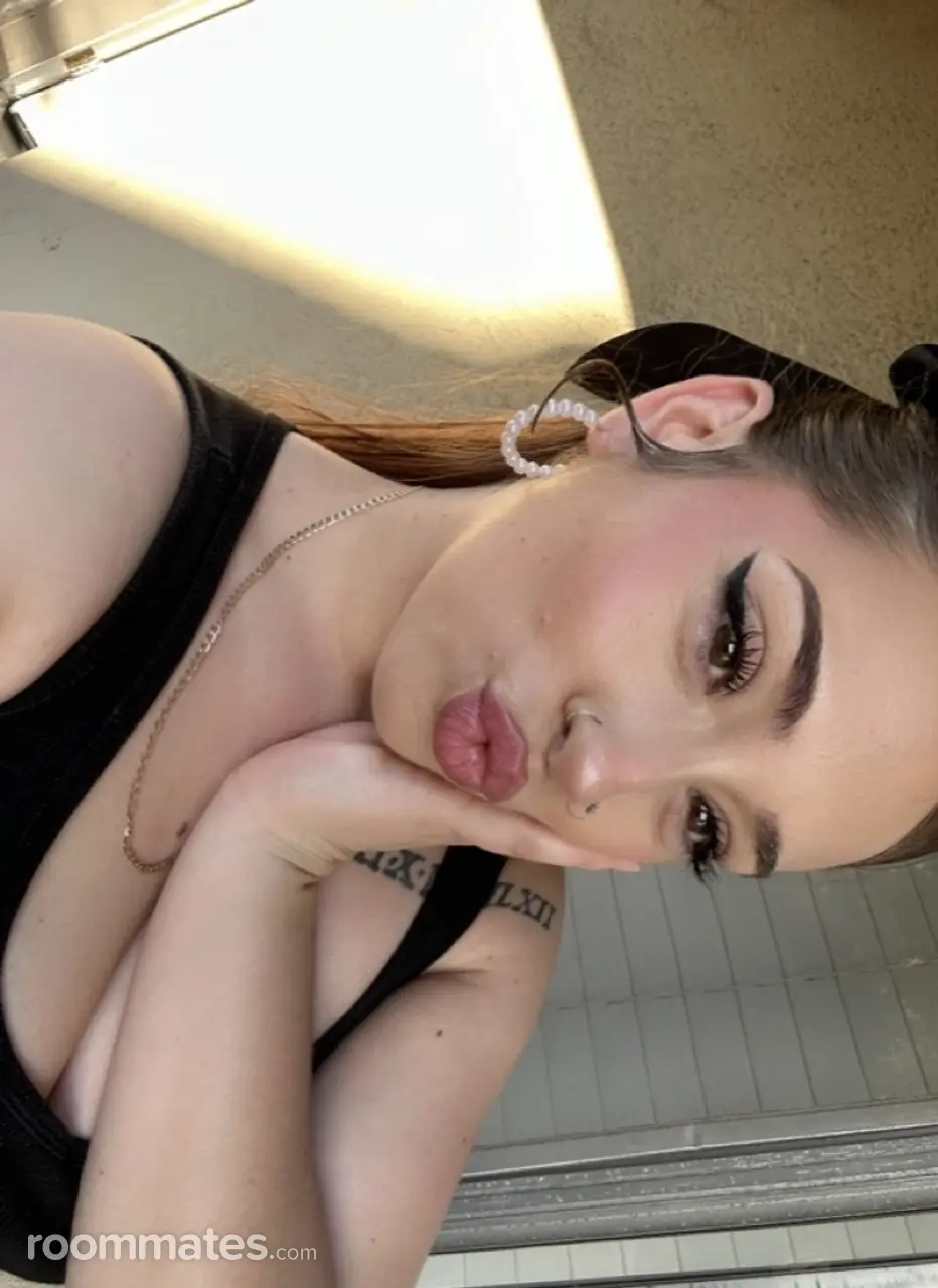 Profile photo 4 of 4