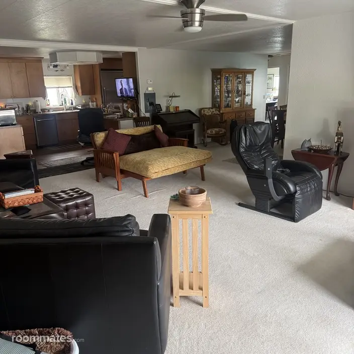 Room for rent in Milton, WA $1500, house