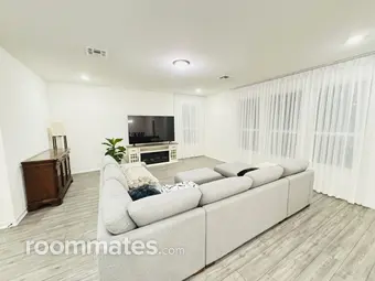 Room for rent in Pflugerville, TX $800, house