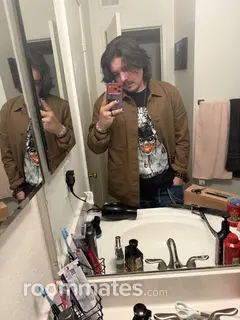 Roommate looking Brea CA, $500